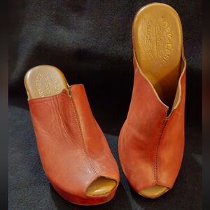 Kork-Ease Women's Open-Toe Mule in Rust Red Leather